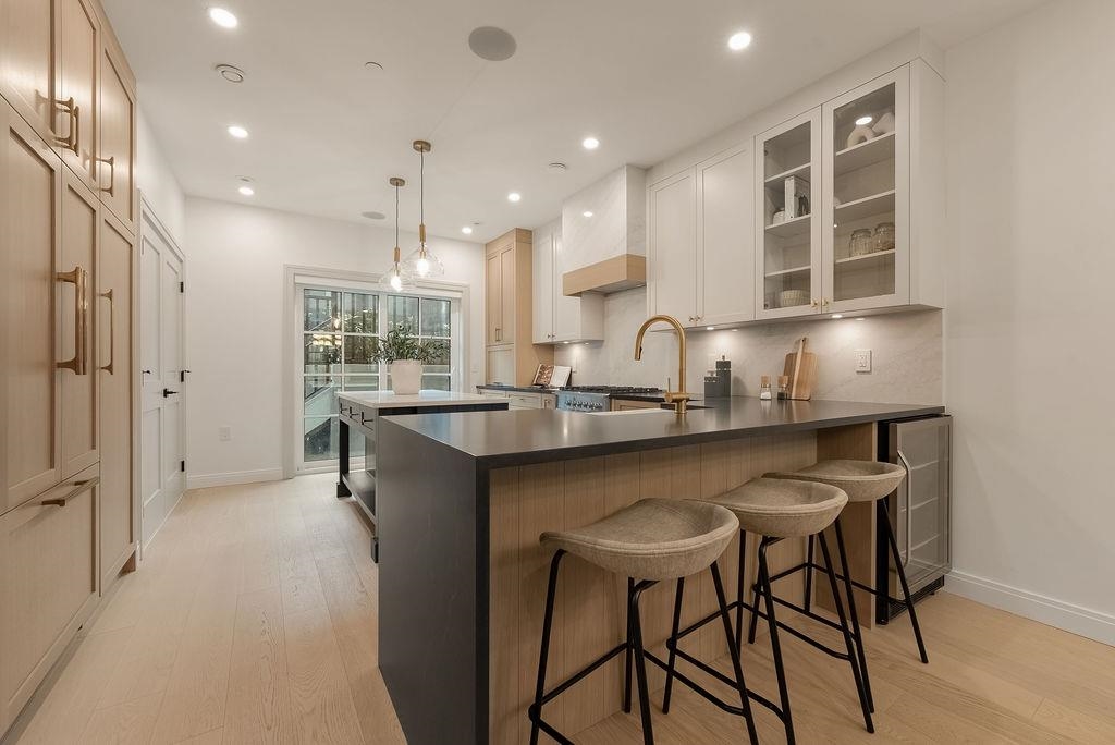 Breakfast Nook Photo of 2540 Grant Street, Vancouver, BC