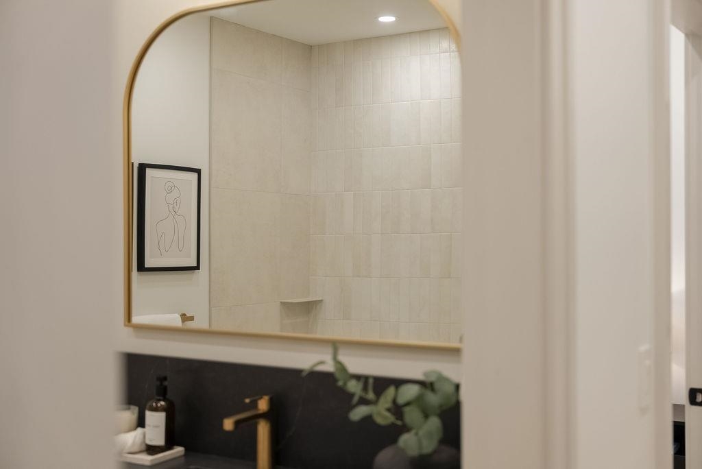 Hot Tub / Spa Photo of 2540 Grant Street, Vancouver, BC