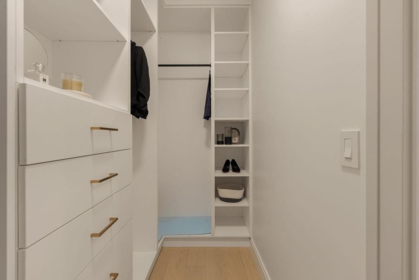 Hallway Photo of 2540 Grant Street, Vancouver, BC