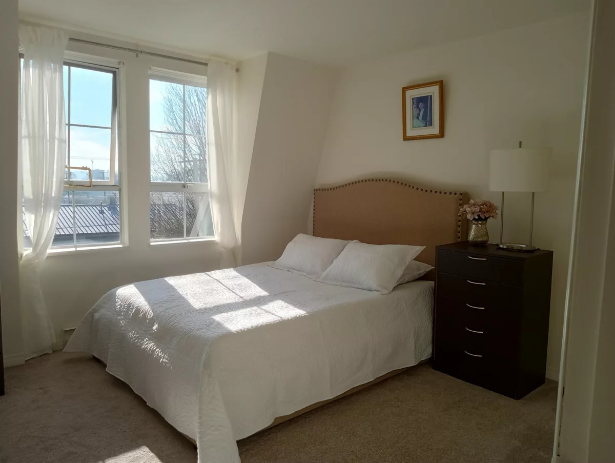 Kitchen Island Photo of 308 295 Schoolhouse Street, Coquitlam, BC