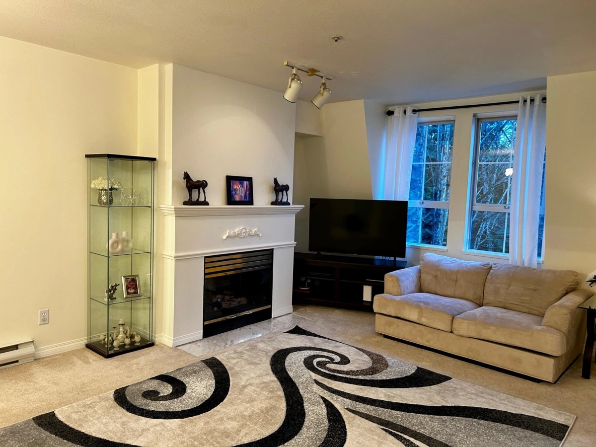 Kitchen Photo of 308 295 Schoolhouse Street, Coquitlam, BC