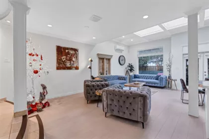 Breakfast Nook Photo of 1219 Arborlynn Drive, North Vancouver, BC