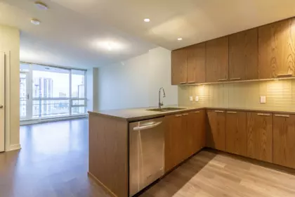 2703 2975 Atlantic Avenue, Coquitlam, BC