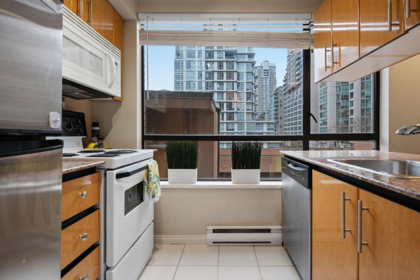 Dining Area Photo of 609 1189 Howe Street, Vancouver, BC