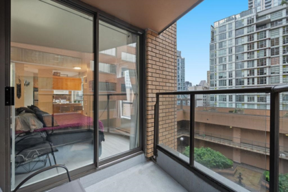 Loft / Bonus Room Photo of 609 1189 Howe Street, Vancouver, BC