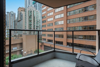 Office / Den Photo of 609 1189 Howe Street, Vancouver, BC