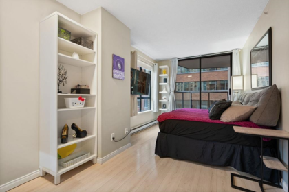 Walk-In Closet Photo of 609 1189 Howe Street, Vancouver, BC