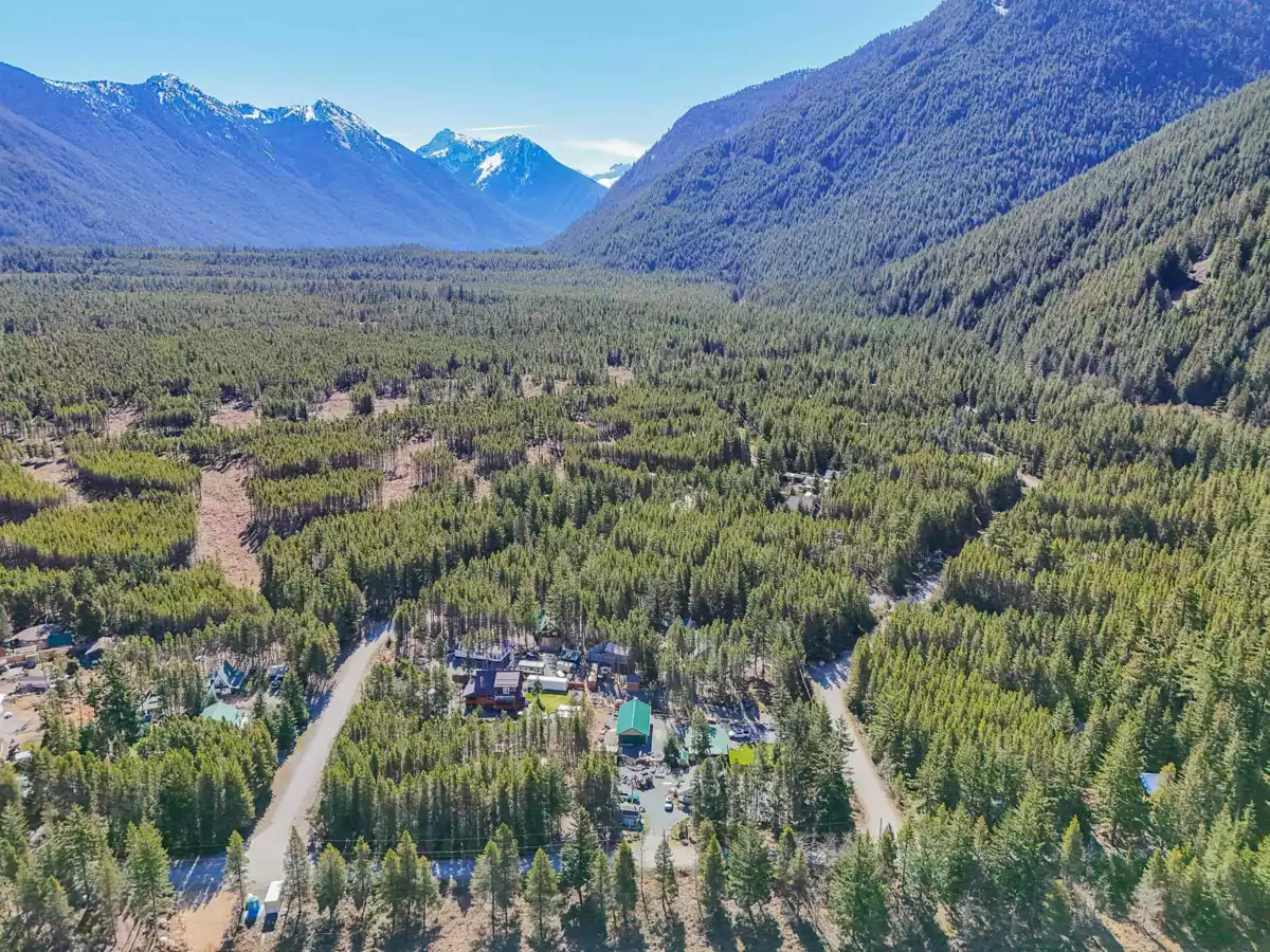 Living Room Photo of 5362 W Paulsen Road, Chilliwack, BC