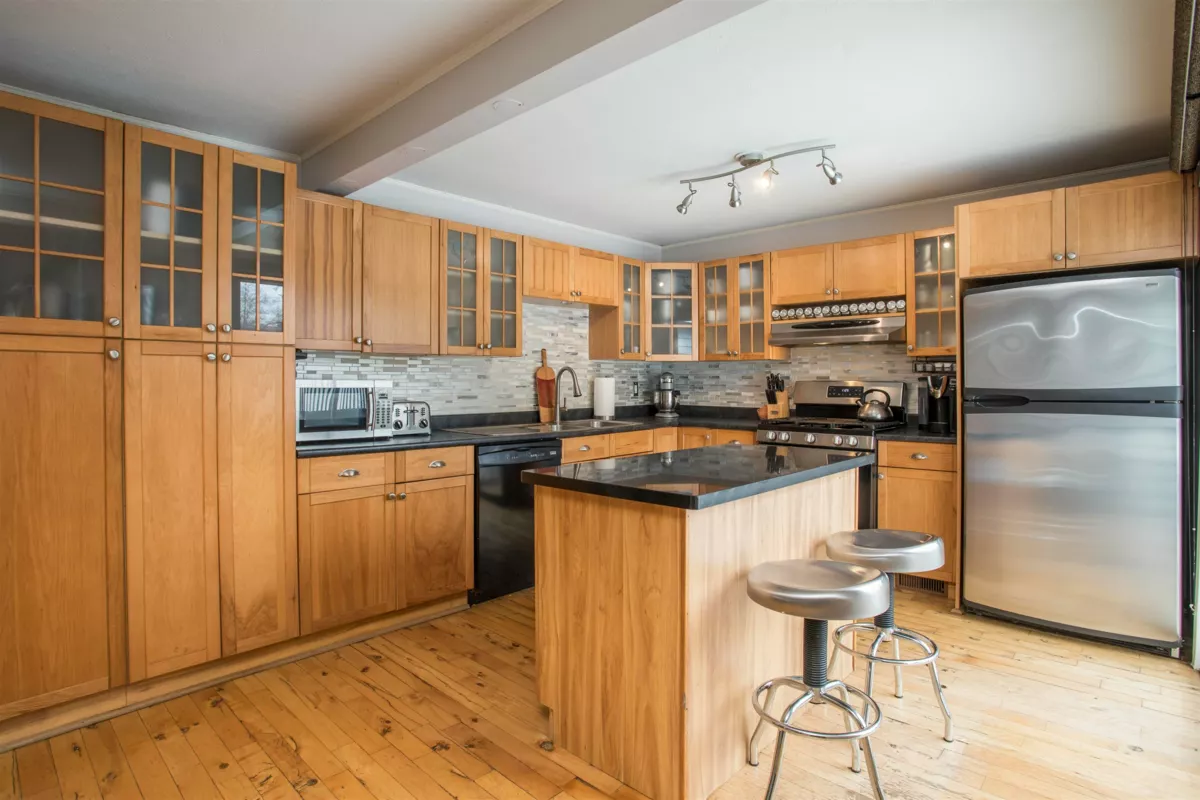 Breakfast Nook Photo of 12122 261 Street, Maple Ridge, BC