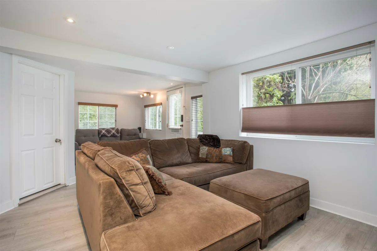 Entry Foyer Photo of 12122 261 Street, Maple Ridge, BC