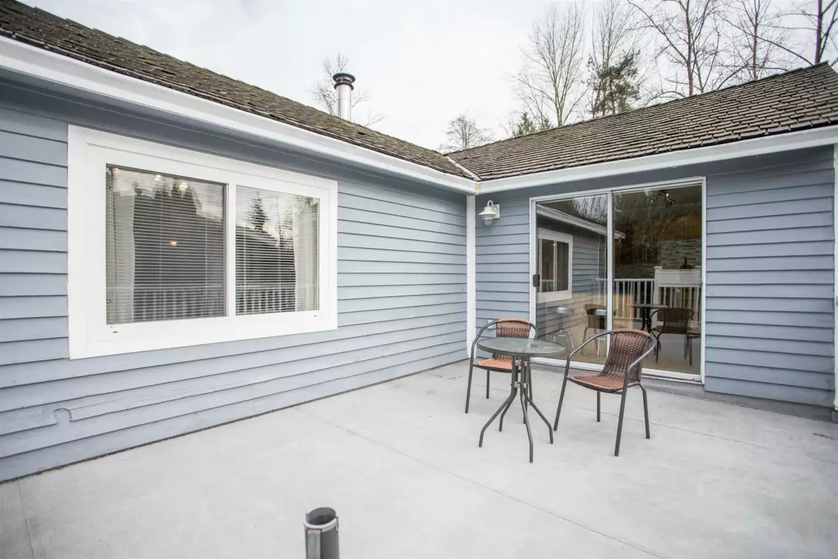 Guest Bathroom Photo of 12122 261 Street, Maple Ridge, BC