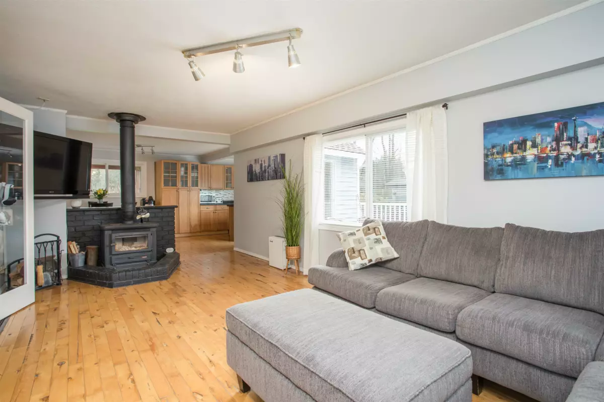 Living Room Photo of 12122 261 Street, Maple Ridge, BC