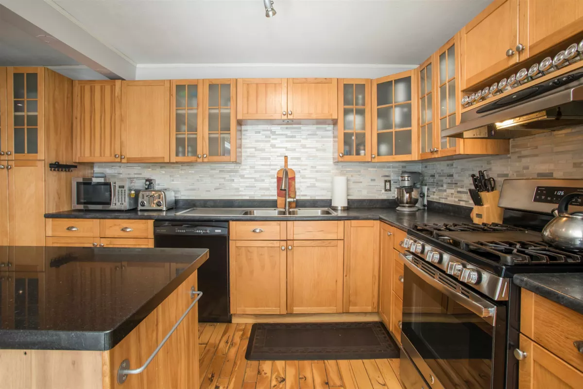 Pantry Photo of 12122 261 Street, Maple Ridge, BC