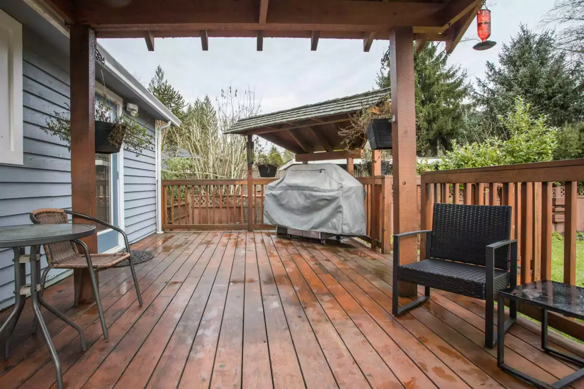 Swimming Pool Photo of 12122 261 Street, Maple Ridge, BC