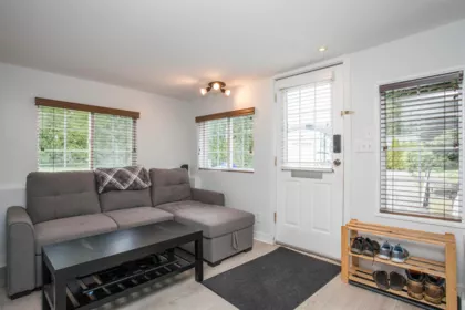 Hallway Photo of 12122 261 Street, Maple Ridge, BC