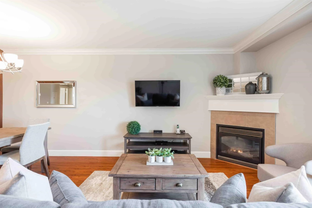 Breakfast Nook Photo of 3 388 Ellesmere Avenue, Burnaby, BC