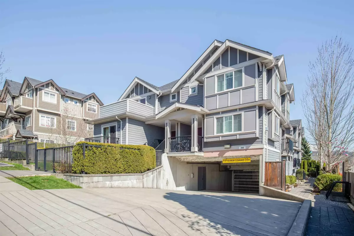 Hallway Photo of 3 388 Ellesmere Avenue, Burnaby, BC
