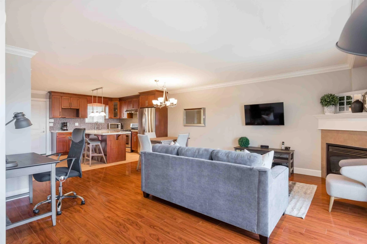 Primary Bathroom Photo of 3 388 Ellesmere Avenue, Burnaby, BC