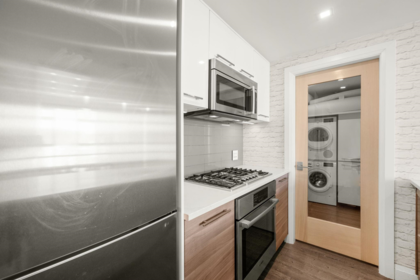 3705 928 Beatty Street, Vancouver, BC