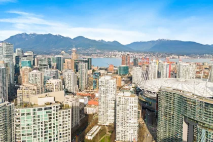 Powder Room Photo of 3705 928 Beatty Street, Vancouver, BC