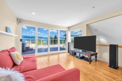 4060 W 10th Avenue, Vancouver, BC