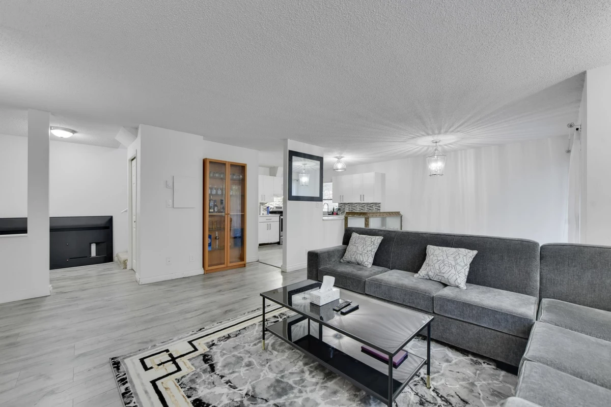 Kitchen Photo of 203 7064 133b Street, Surrey, BC