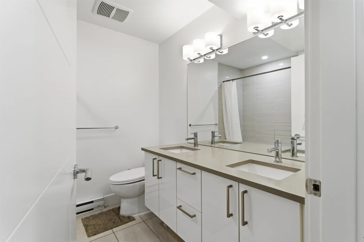 Mudroom Photo of 6 2505 Ware Street, Abbotsford, BC