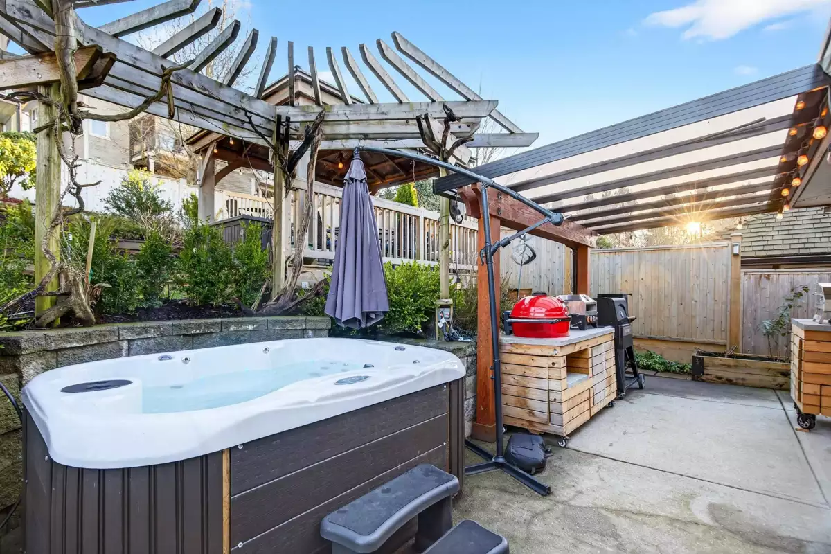 Basement Recreation Room Photo of 21628 47a Avenue, Langley, BC