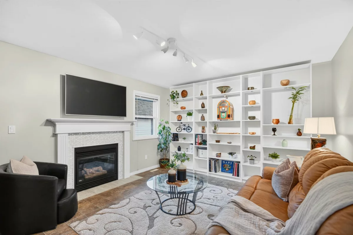 Family Room Photo of 21628 47a Avenue, Langley, BC