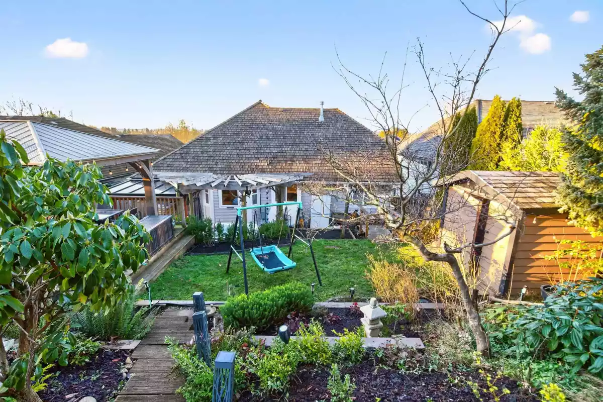 Hallway Photo of 21628 47a Avenue, Langley, BC