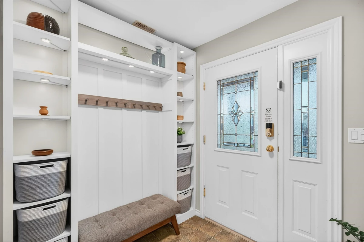 Living Room Photo of 21628 47a Avenue, Langley, BC