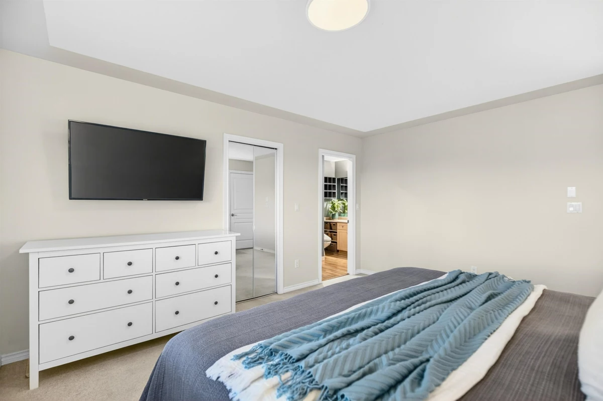 Primary Bathroom Photo of 21628 47a Avenue, Langley, BC