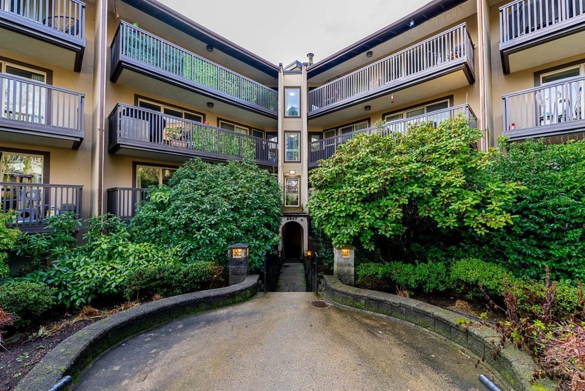 Dining Area Photo of 216 9847 Manchester Drive, Burnaby, BC