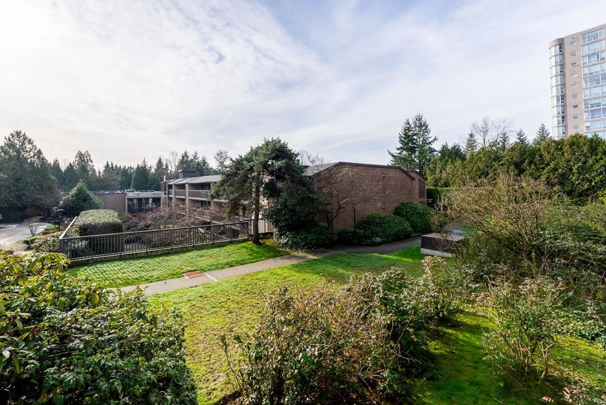 Hot Tub / Spa Photo of 216 9847 Manchester Drive, Burnaby, BC