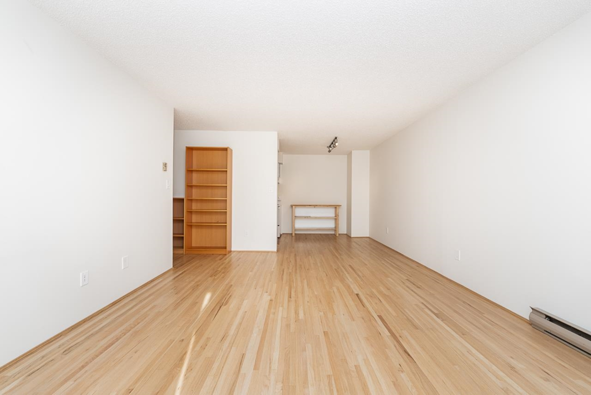 Mudroom Photo of 216 9847 Manchester Drive, Burnaby, BC