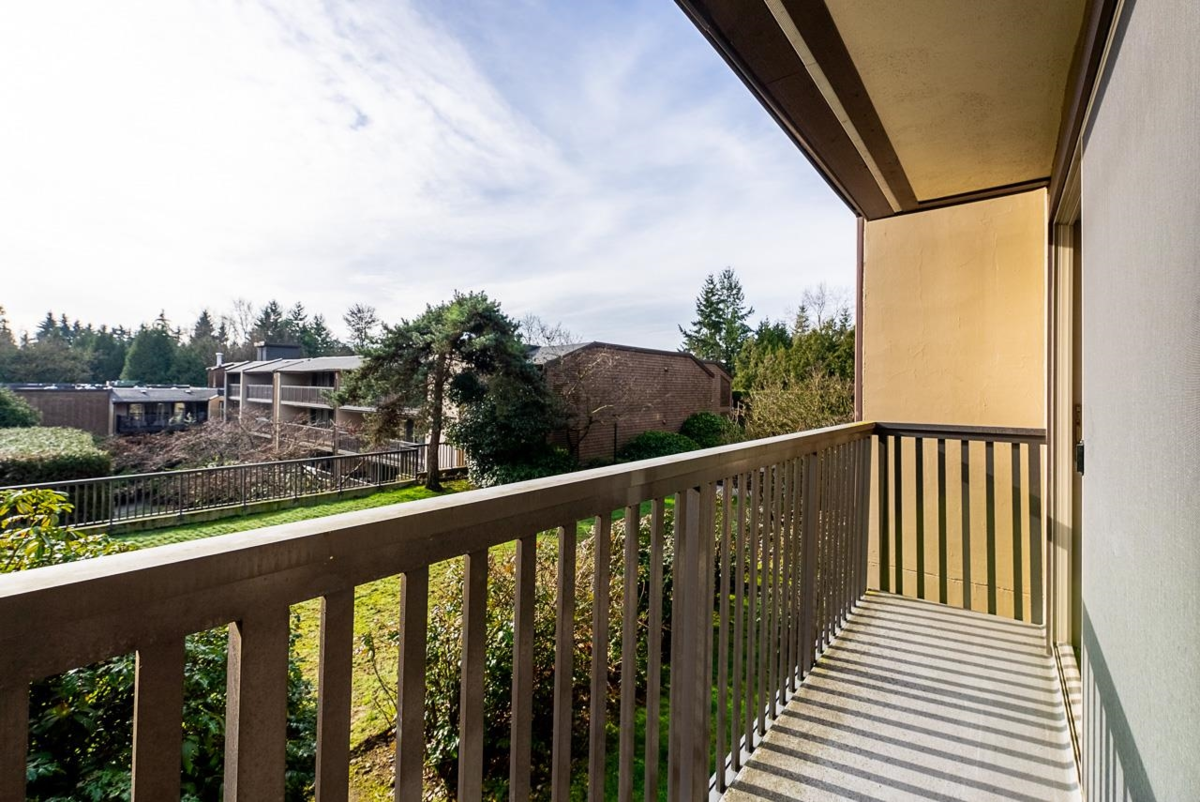 Swimming Pool Photo of 216 9847 Manchester Drive, Burnaby, BC