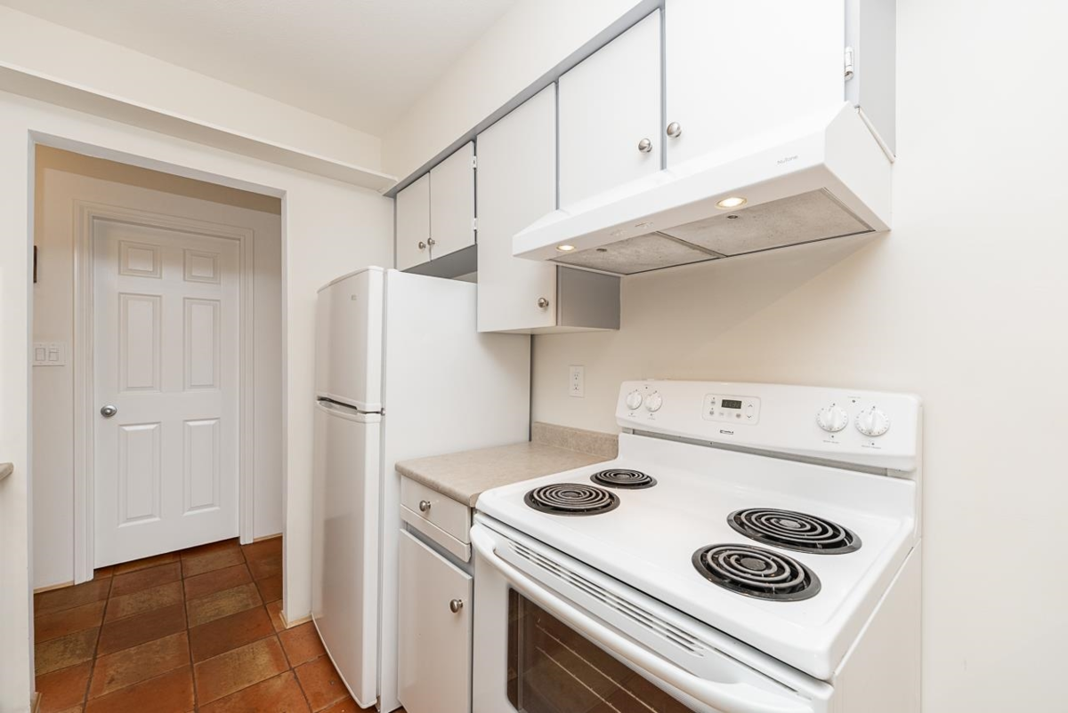 Walk-In Closet Photo of 216 9847 Manchester Drive, Burnaby, BC