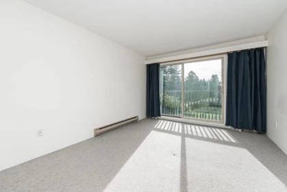 Entry Foyer Photo of 216 9847 Manchester Drive, Burnaby, BC