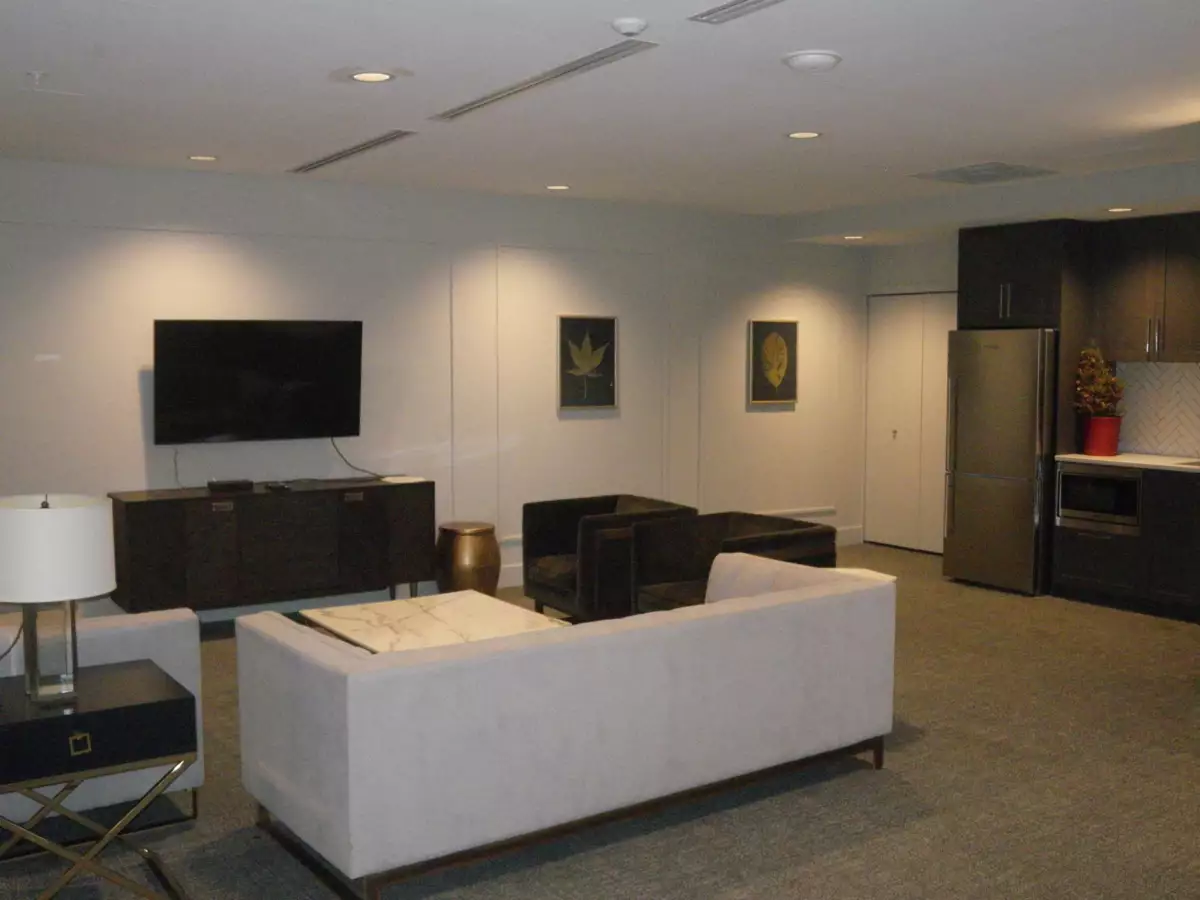 Guest Bathroom Photo of 316 2435 Kingsway, Vancouver, BC