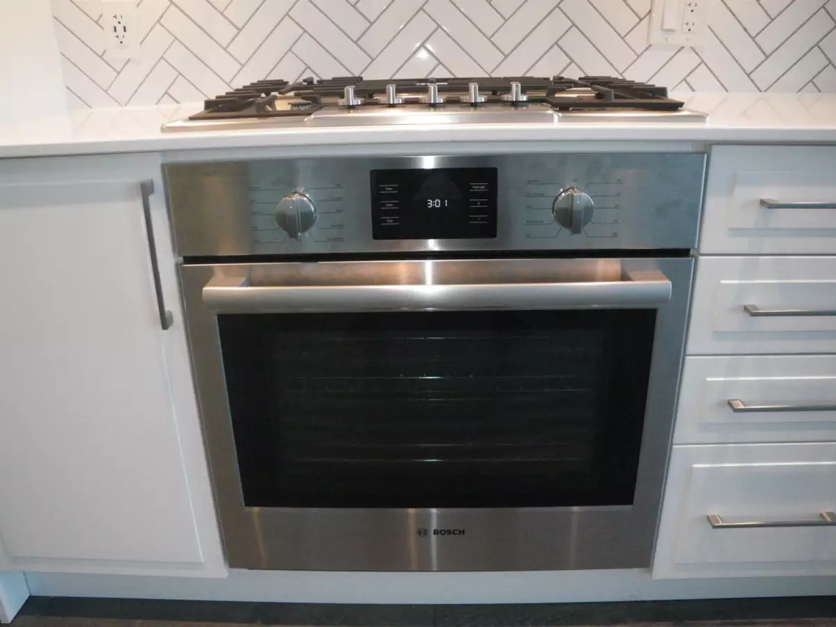 Kitchen Island Photo of 316 2435 Kingsway, Vancouver, BC