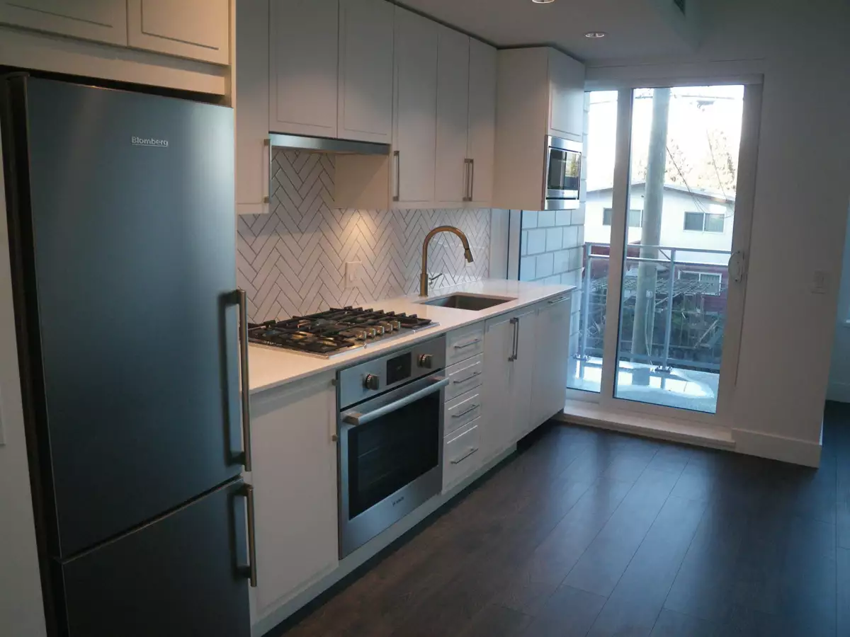 Kitchen Photo of 316 2435 Kingsway, Vancouver, BC