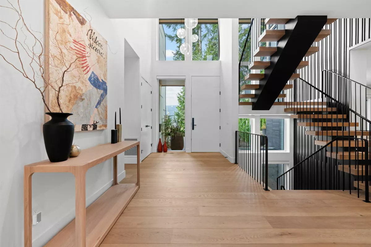 Dining Area Photo of 4528 Skyline Drive, North Vancouver, BC