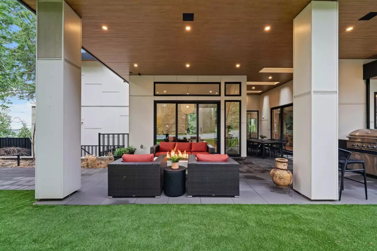 Garden / Landscaping Photo of 4528 Skyline Drive, North Vancouver, BC