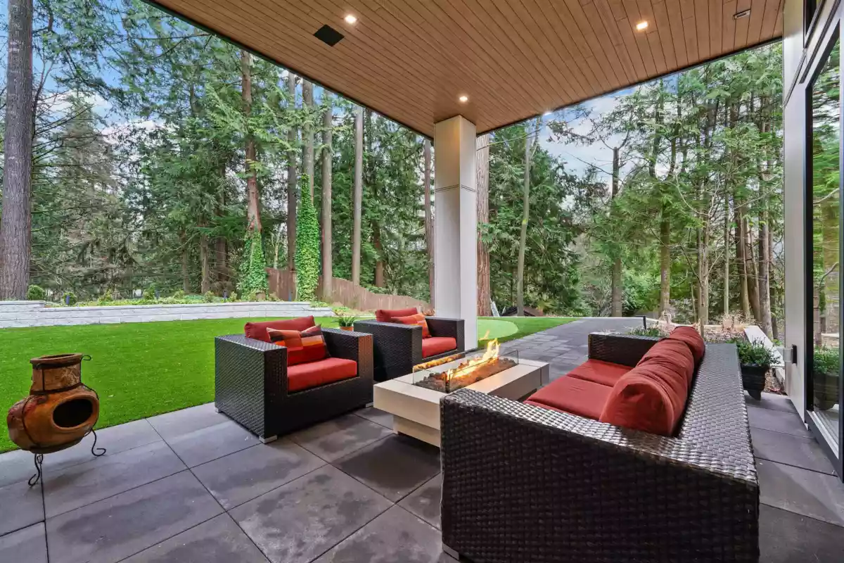 Swimming Pool Photo of 4528 Skyline Drive, North Vancouver, BC