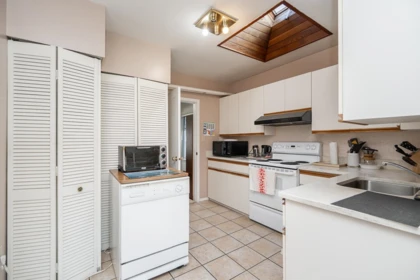 Kitchen Island Photo of 1296 E 27th Avenue, Vancouver, BC