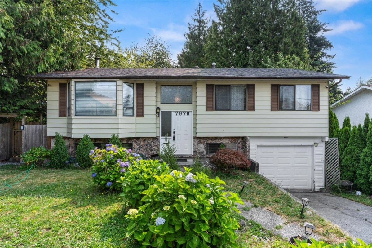Exterior Front Photo of 7976 Tanager Street, Mission, BC