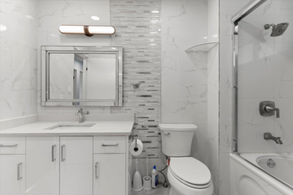 Primary Bathroom Photo of 7976 Tanager Street, Mission, BC