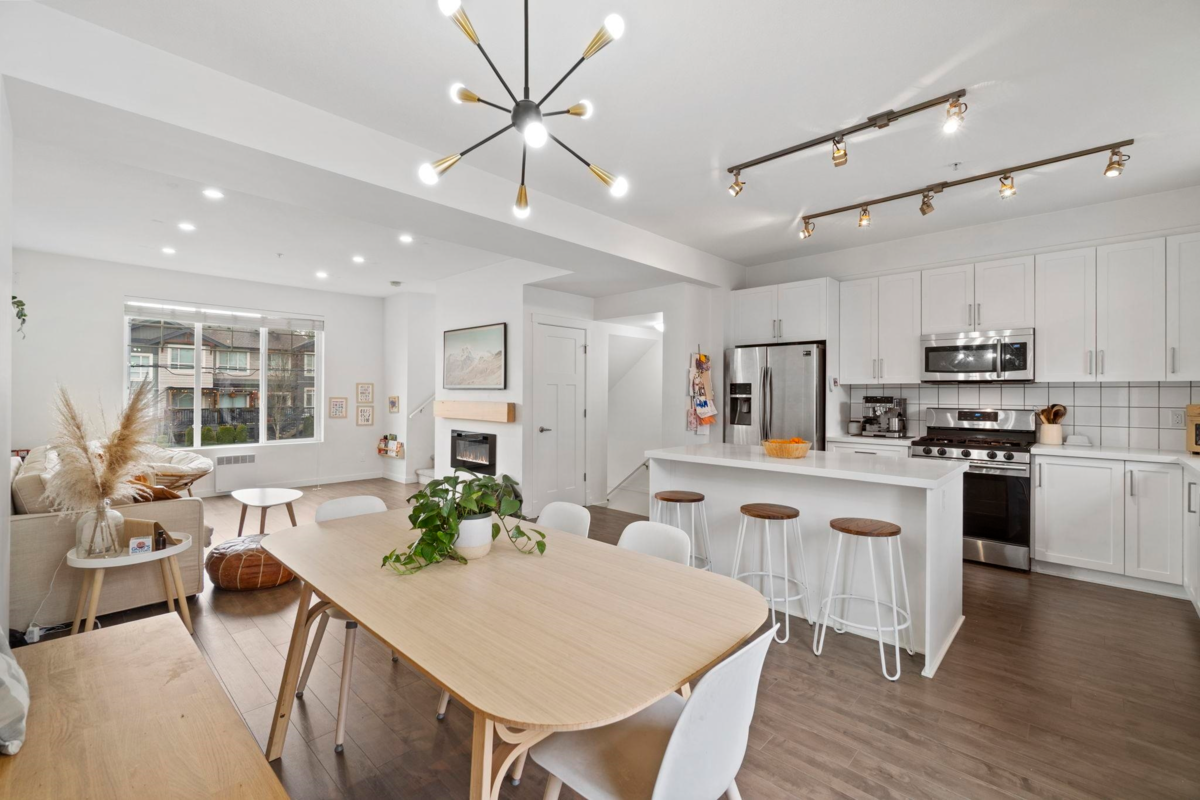 Breakfast Nook Photo of 53 11272 240 Street, Maple Ridge, BC