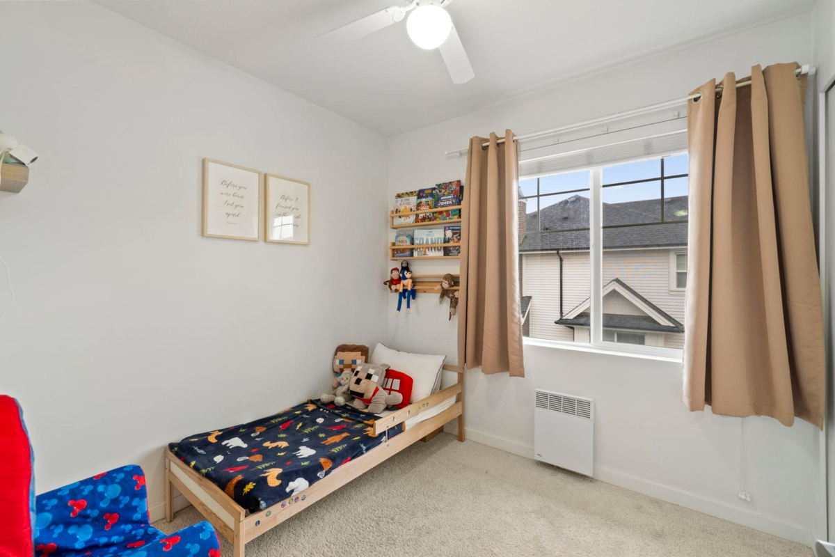 Guest Bathroom Photo of 53 11272 240 Street, Maple Ridge, BC