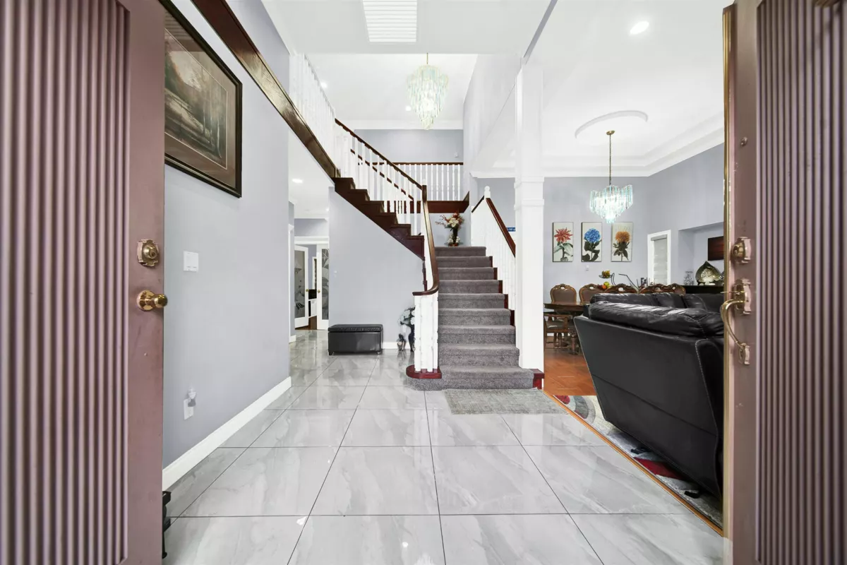 Living Room Photo of 6332 125a Street, Surrey, BC